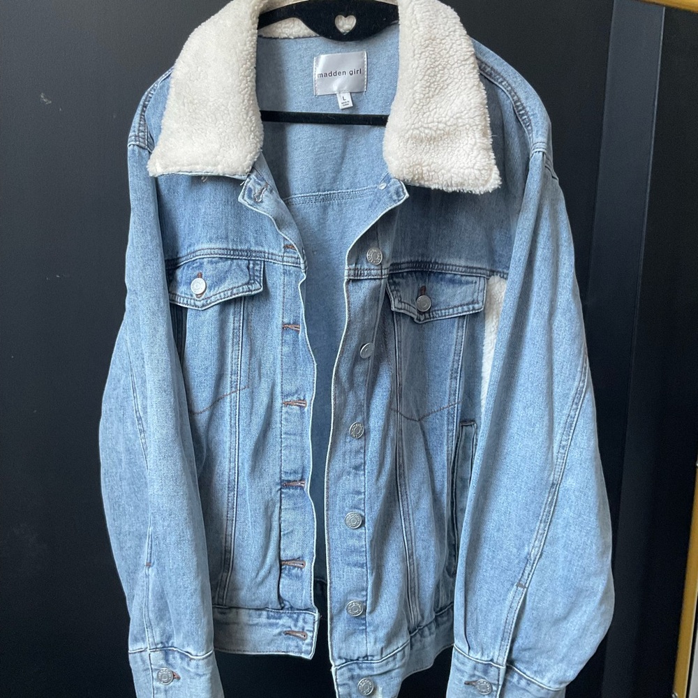 Light Wash Sherpa Collar Denim Jacket - Madden Girl